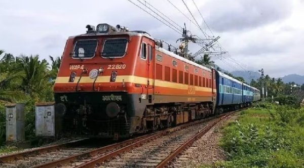 14 ट्रेनें फिर शुरू: अकलतरा में NI कार्य के बाद बहाली, 7 अप्रैल तक चलेंगी; रायपुर-बिलासपुर समेत यात्रियों को राहत