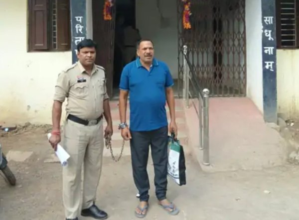 डबल मर्डर: पत्नी और सौतेली बेटी की हत्या करने वाला गिरफ्तार, कुल्हाड़ी-लोटे से किया हमला; चरित्र शंका में हुआ था विवाद