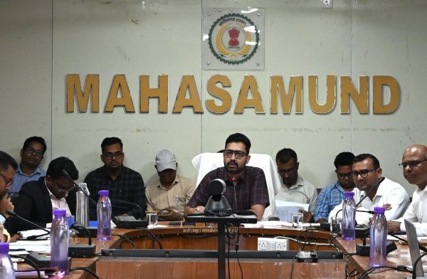 कलेक्टर ने ली जिला पशु बाजार मॉनिटरिंग समिति की बैठक