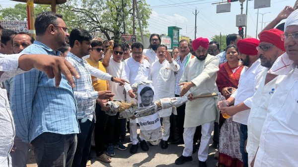 पुतला दहन: हिमंता बिस्वा शर्मा के कथित बयान के खिलाफ जोरदार विरोध