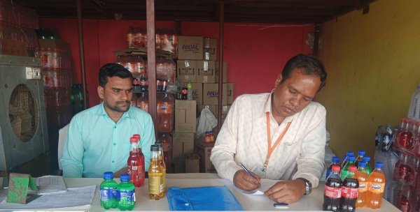 खाद्य सुरक्षा अभियान, जिले में पेय पदार्थों के नमूने संग्रहित, अनियमितता पर नोटिस जारी