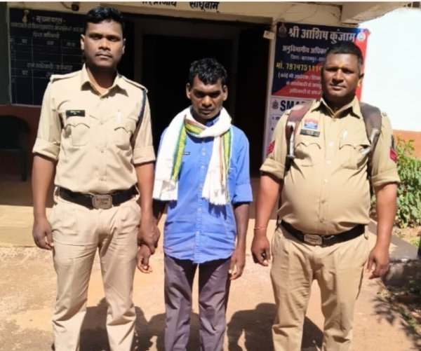 13 साल बाद शिकंजा : झारखंड से नक्सली मुन्ना कोरवा गिरफ्तार, हत्या के प्रयास का आरोपी