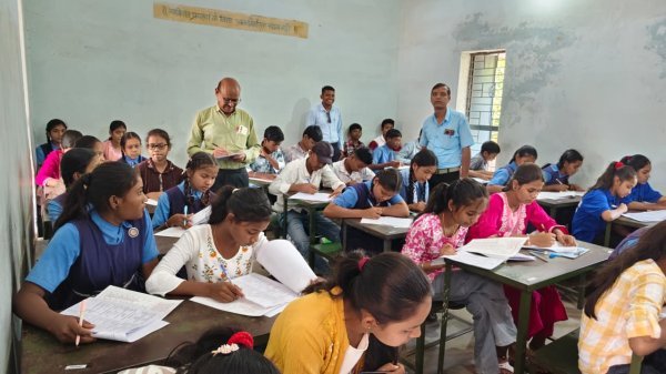 प्रयास विद्यालय मॉक टेस्ट का सफल आयोजन, 410 विद्यार्थियों ने दिखाया उत्साहपूर्ण सहभाग
