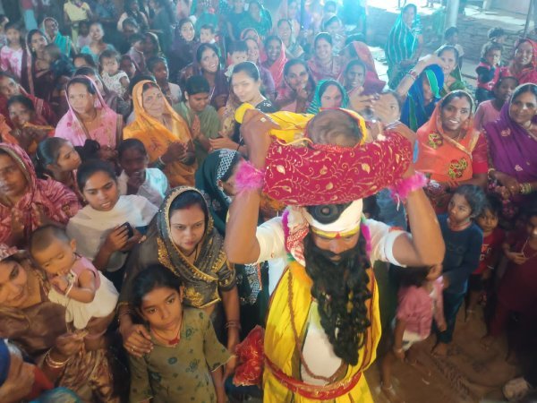श्रीमद्भागवत कथा: कृष्ण जन्म, गोवर्धन लीला और कंस वध प्रसंगों से भक्त हुए भावविभोर