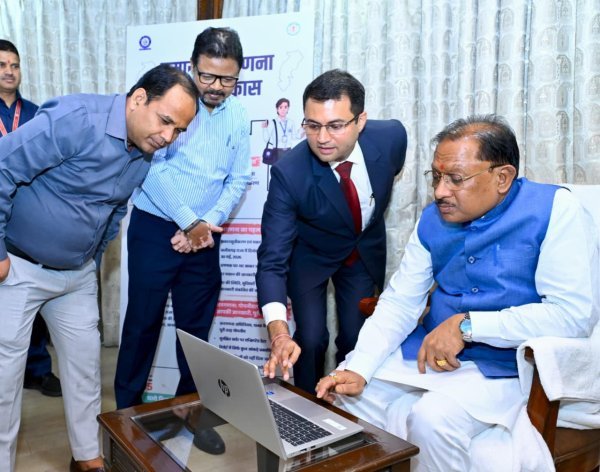 मुख्यमंत्री विष्णु देव साय ने रायपुर में ऑनलाइन स्व-गणना कर जनगणना 2027 अभियान का शुभारंभ किया