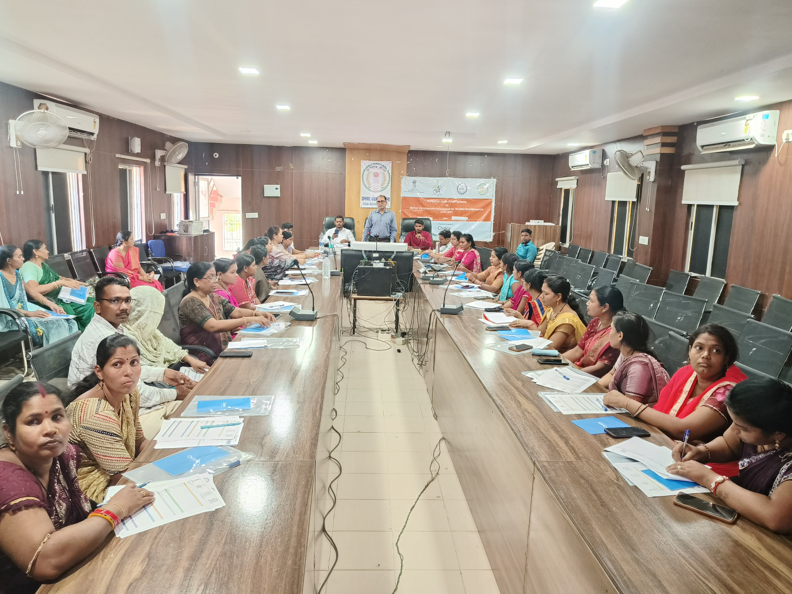 महिला उद्यमियों को मार्केट डेवलपमेंट असिस्टेंस पर प्रशिक्षण