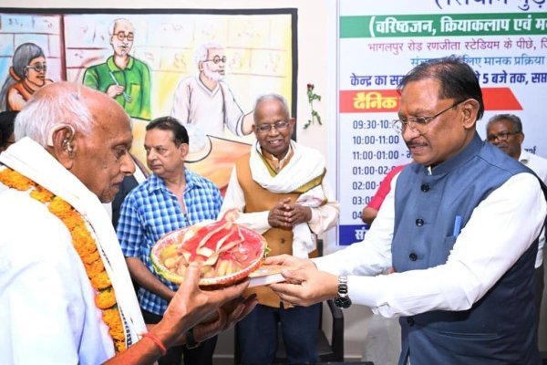 वरिष्ठ नागरिकों के लिए अत्याधुनिक डे-केयर केंद्र ‘सियान गुड़ी’ का लोकार्पण