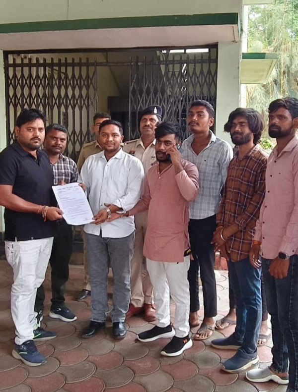 छात्रसंघ चुनाव बहाली की मांग तेज, एनएसयूआई ने सौंपा ज्ञापन