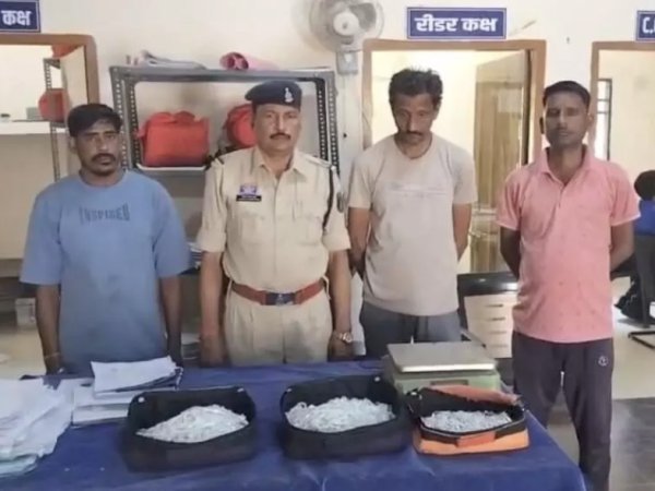 बस यात्री से 18.590 किलो चांदी जब्त, कीमत करीब ₹46.68 लाख; बिना दस्तावेज परिवहन का मामला