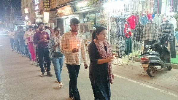 बुझ गए घर के चिराग, अब सहारे की आस : अनुकंपा नियुक्ति के लिए सड़कों पर उतरे संविदा कर्मचारी