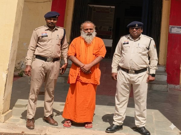आस्था की आड़ में घिनौना खेल, जांजगीर-चांपा में ढोंगी बाबा गिरफ्तार, हिमाचल से दबोचा गया आरोपी