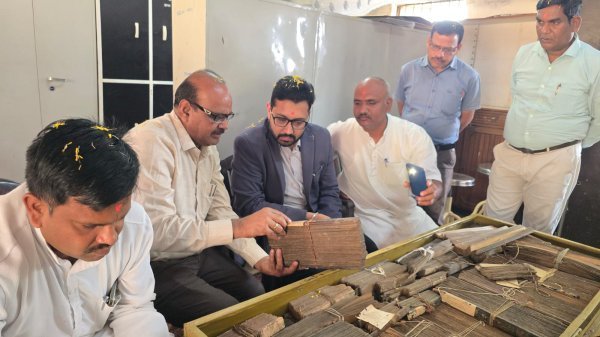 महासमुंद में पांडुलिपि संरक्षण को बढ़ावा, “ज्ञान भारतम” ऐप से जुड़ने की अपील