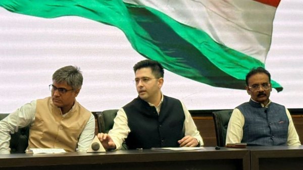 AAP में बड़ी टूट का दावा : राघव चड्ढा के इस्तीफे और BJP में जाने की अटकलों ने बढ़ाया सियासी पारा