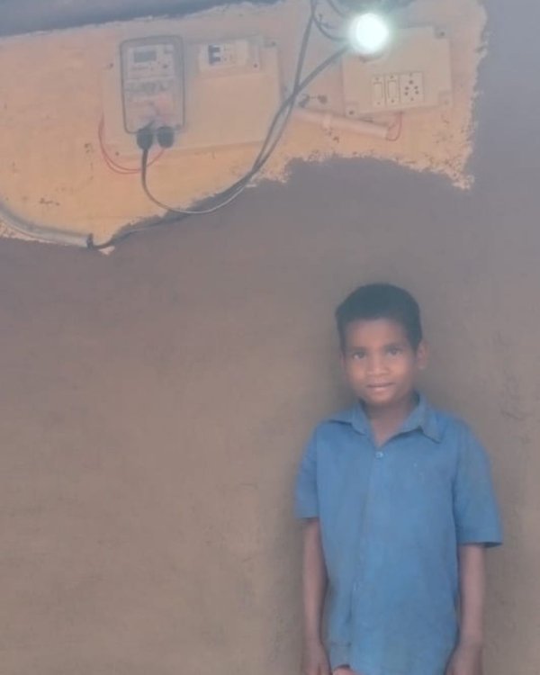 अंधेरे से उजाले तक : ईरपानार में पहली बार बिजली, घने जंगलों के बीच पहुँची रोशनी