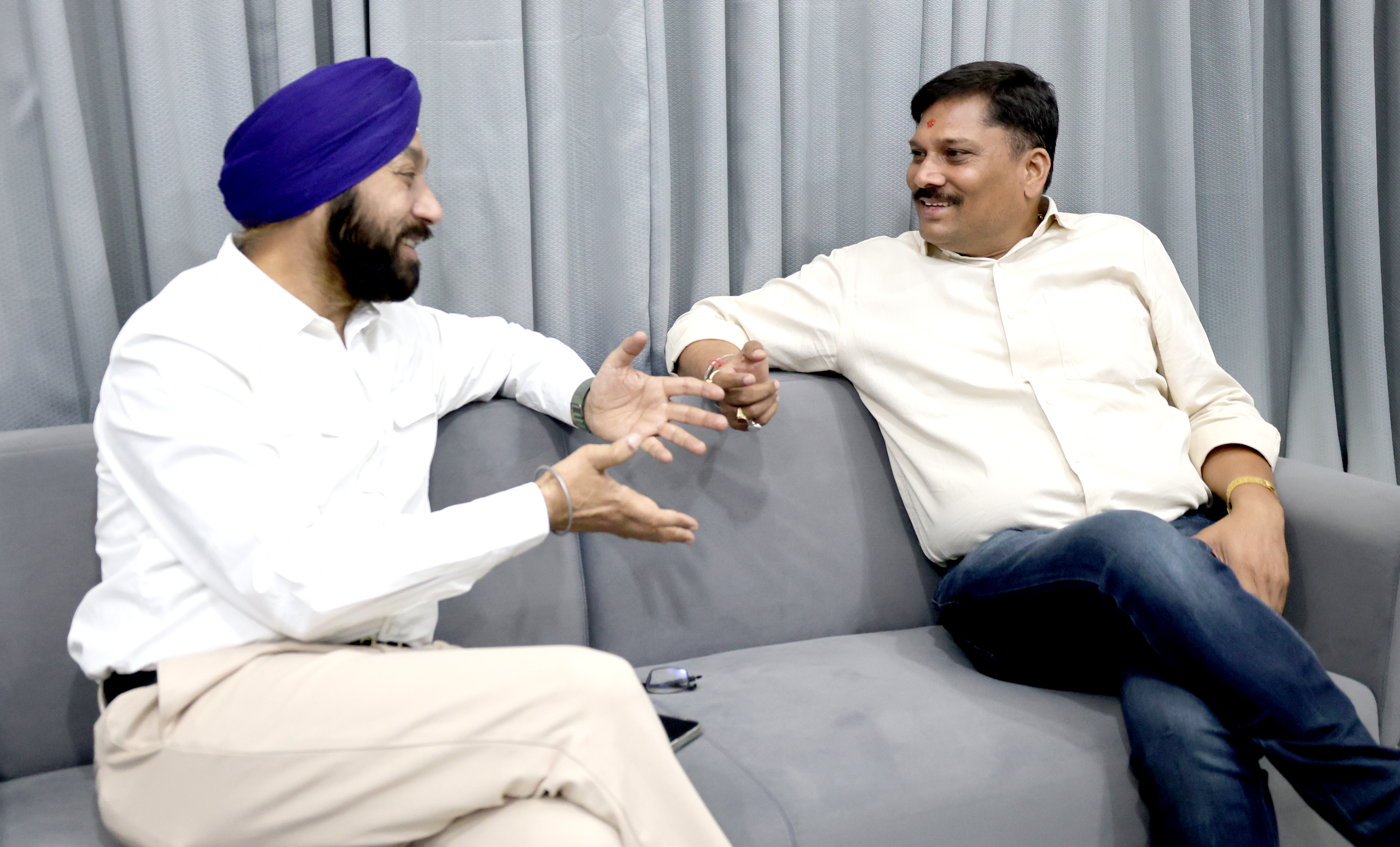 कीर्तिमान कार्यालय में कांग्रेस नेता अमरजीत चावला