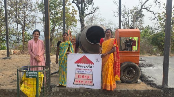 बदली जिंदगी : बैंक से डरने वाली सकीना बनी आत्मनिर्भर उद्यमी, रोज़ 6-7 हजार की कमाई