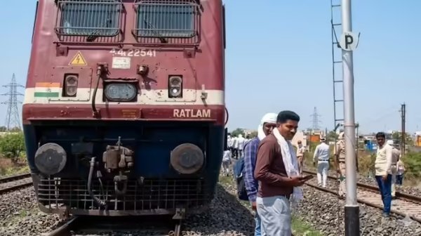 टला रेल हादसा : धधकती आग के बीच लोको पायलट ने रिवर्स गियर में दौड़ाई ट्रेन, बचाई सैकड़ों जानें