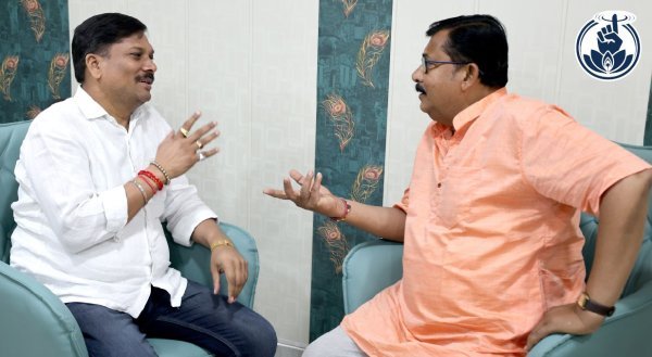 मिशन बनाम कमीशन : बदलती पत्रकारिता के दौर में सच की तलाश पर पत्रकारों का मंथन