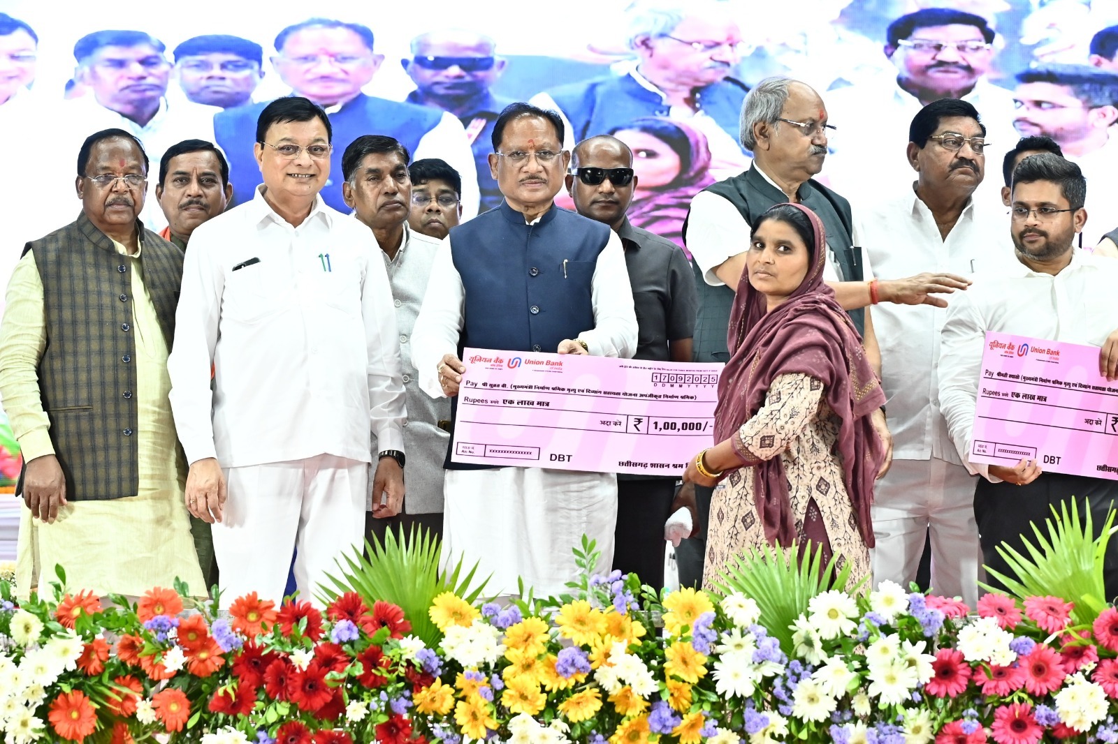 श्रमिकों के लिए योजनाओं की बहार