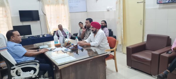 औचक निरीक्षण : जिला अस्पताल कीअव्यवस्थाओं पर कांग्रेस ने उठाएं गंभीर सवाल