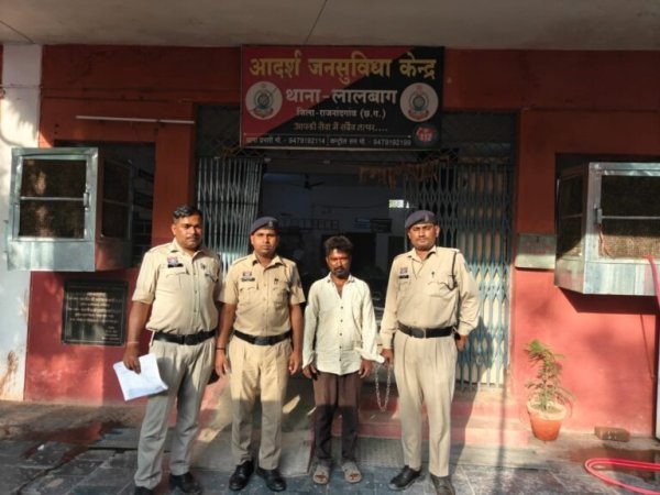अवैध संबंधों के शक में खूनी खेल, पति ने कुल्हाड़ी से वार कर पत्नी को उतारा मौत के घाट