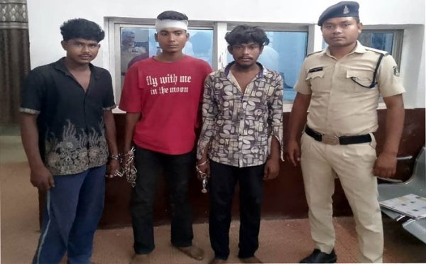हाईवे हॉरर : रिसदा बाईपास पर ट्रकों में तोड़फोड़ और ड्राइवरों से लूट, पुलिस ने 5 को दबोचा