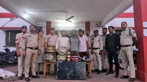 चोरी का तांडव : पुलिस ने 24 घंटे में किया सीरियल चोरों का पर्दाफाश, निगरानी बदमाश सहित 3 गिरफ्तार