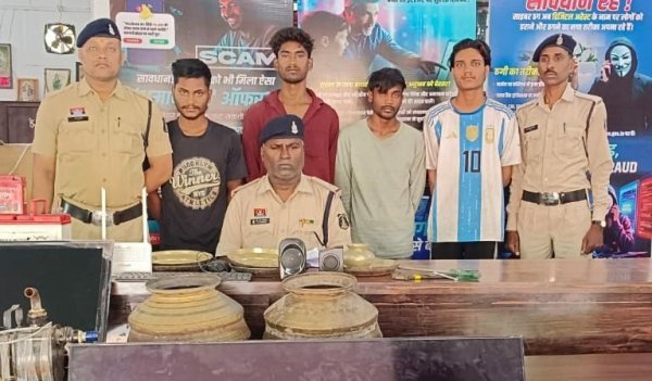 ब्लेकमेलिंग : सोशल मीडिया पर युवती को बदनाम करने की धमकी देने वाला आरोपी गिरफ्तार