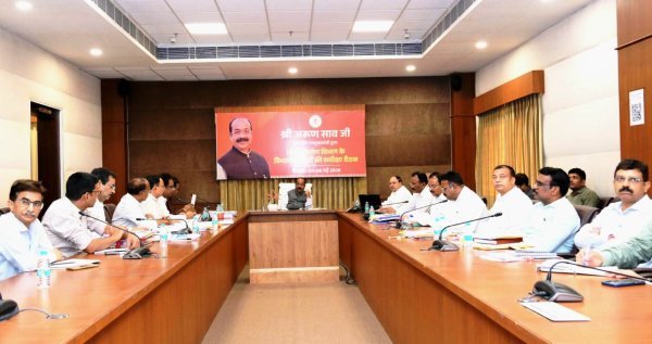 समीक्षा बैठक : अरुण साव ने लोक निर्माण विभाग को गुणवत्ता और जवाबदेही के दिए सख्त निर्देश