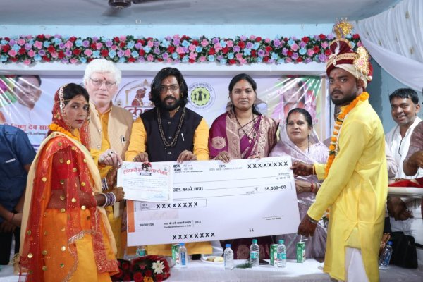 मुख्यमंत्री कन्या विवाह योजना : वैदिक रीति-रिवाजों के साथ 62 जोड़ों का विवाह संपन्न