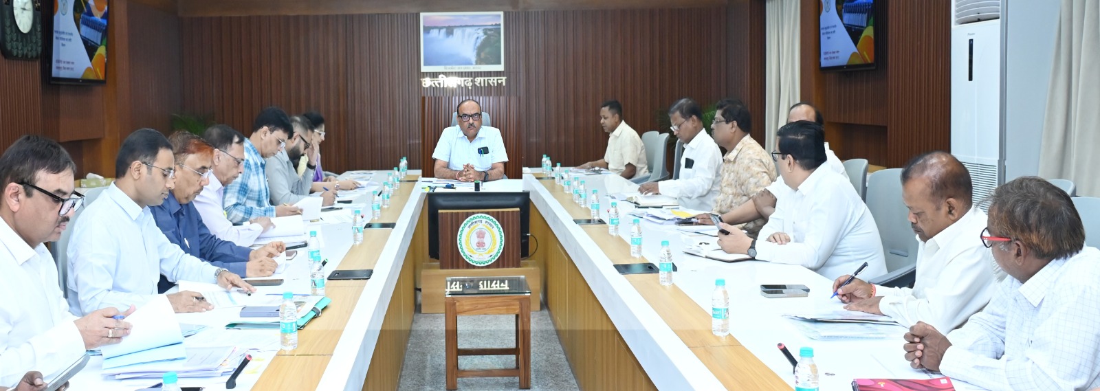 मुख्य सचिव की अध्यक्षता में बैठक संपन्न