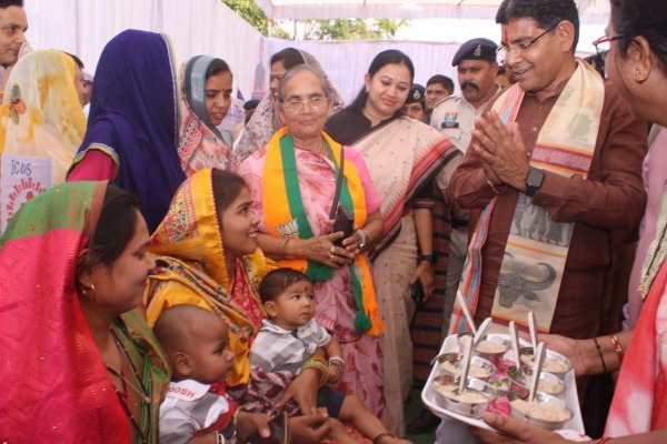 योजनाओं का लाभ : सुशासन तिहार के अंतर्गत जनसमस्या निवारण का आयोजन