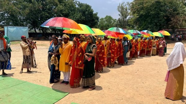 सामूहिक विवाह : जशपुर में मुख्यमंत्री कन्या विवाह योजना के तहत 65 जोड़ों का सामूहिक विवाह संपन्न