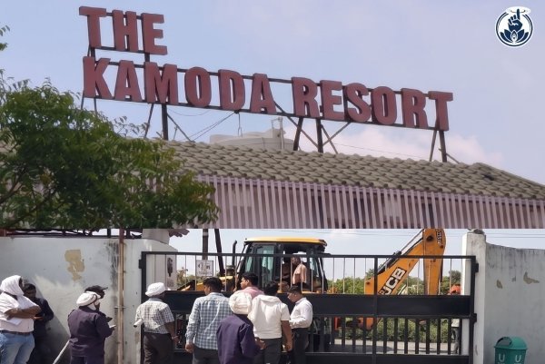 कमोदा रिसॉर्ट विवाद : सरकारी जमीन पर कब्जे के आरोप, प्रशासन ने दी दो दिन की मोहलत