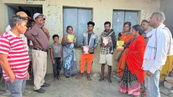 वायरल वीडियो पर प्रशासन का स्पष्टीकरण : उड़ीसा में रहने के कारण सर्वे से बाहर था परिवार, अब पीएम जनमन योजना से मिलेगा आवास