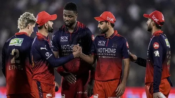 कोहली का डक धमाका : लगातार दूसरी बार शून्य पर आउट होकर फैंस को किया निराश