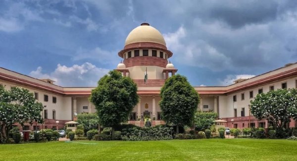 जमानत याचिका खारिज : पत्नी से क्रूरता करने वाले पति पर सुप्रीम कोर्ट सख्त, जमानत खार‍िज