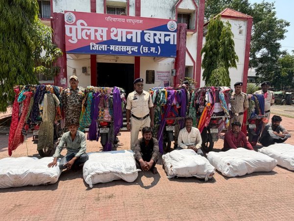कपड़ा फेरीवालों के भेष में हो रही थी गांजा तस्करी, पुलिस ने 378 किलो गांजा पकड़ा; 12 आरोपी गिरफ्तार