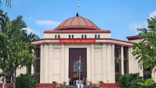 हाई कोर्ट के दरवाजे पर : हर बारिश में थम जाती है गांव की जिंदगी, मांगा जवाब