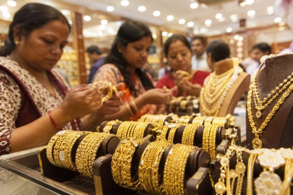 सोना-चांदी की कीमतों में उछाल : पीएम मोदी की नो गोल्ड अपील और 15% भारी टैक्स से मचा हड़कंप