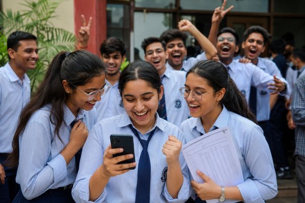 CBSE 12वीं रिजल्ट : छत्तीसगढ़ के छात्रों का शानदार प्रदर्शन, रायपुर रीजन का रिजल्ट 80.88%, लड़कियां फिर रहीं आगे