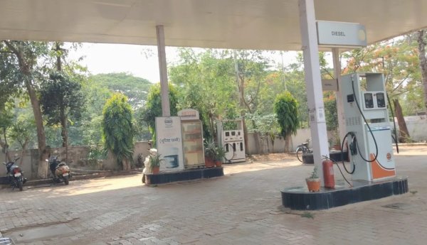 सहमा छत्तीसगढ़ : पेट्रोल पंपों पर उमड़ी भारी भीड़, स्टॉक खत्म होने से मचा हड़कंप