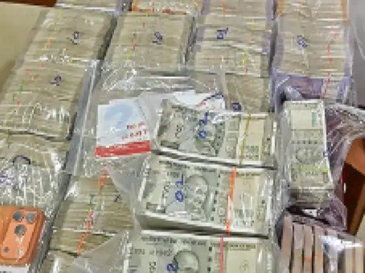 सट्टा नेटवर्क : रायगढ़ में करोड़ों का सट्टा कांड, फ्लैट से मिला 1.03 करोड़ कैश