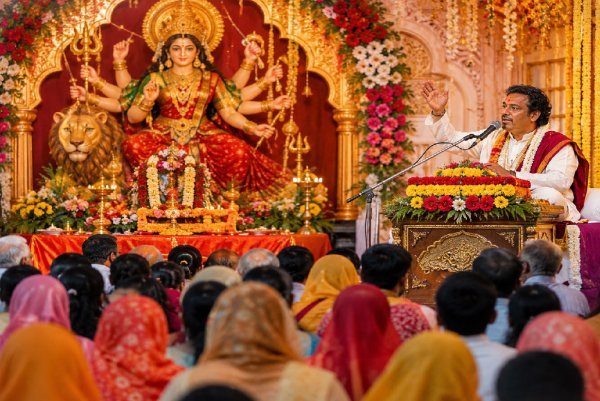चार महापुराण कथा : महोत्सव में माता दुर्गा के दिव्य स्वरूपों का हुआ भावपूर्ण वर्णन