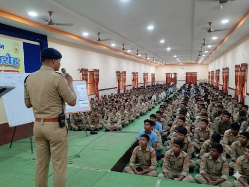 सुरक्षा का संगम : एनसीसी प्रशिक्षण शिविर में ट्रैफिक पुलिस ने दिया जीवन सुरक्षा का संदेश