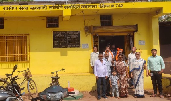 तैयारी तेज : नवापारा-राजिम में किसानों को मिल रहा खाद-बीज और कृषि ऋण
