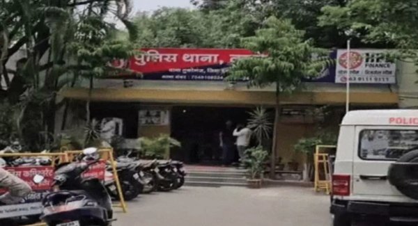 सनसनीखेज भंडाफोड़ : बजरंग दल ने राजकुमार ब्रिज पर ई-रिक्शा में गोमांस तस्करी कर रहे दो को पकड़ा