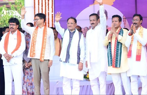 बड़ी सौगात : मुख्यमंत्री विष्णु देव साय ने कुसमुरा में विकास कार्यों का किया लोकार्पण एवं भूमिपूजन