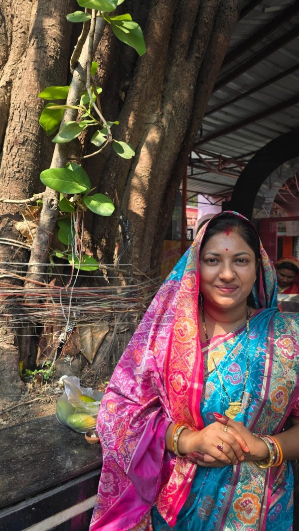 वट सावित्री के बहाने नारी शक्ति का संदेश, चंपारण धाम में भाजपा नेत्री ललिता वर्मा ने निभाई परंपरा