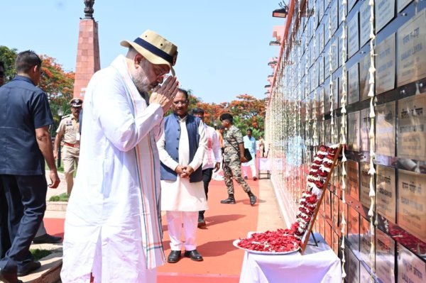 बढ़ाया हौसला : बस्तर की धरती पर अमित शाह का प्रण, शहीदों का बलिदान नहीं जाएगा व्यर्थ
